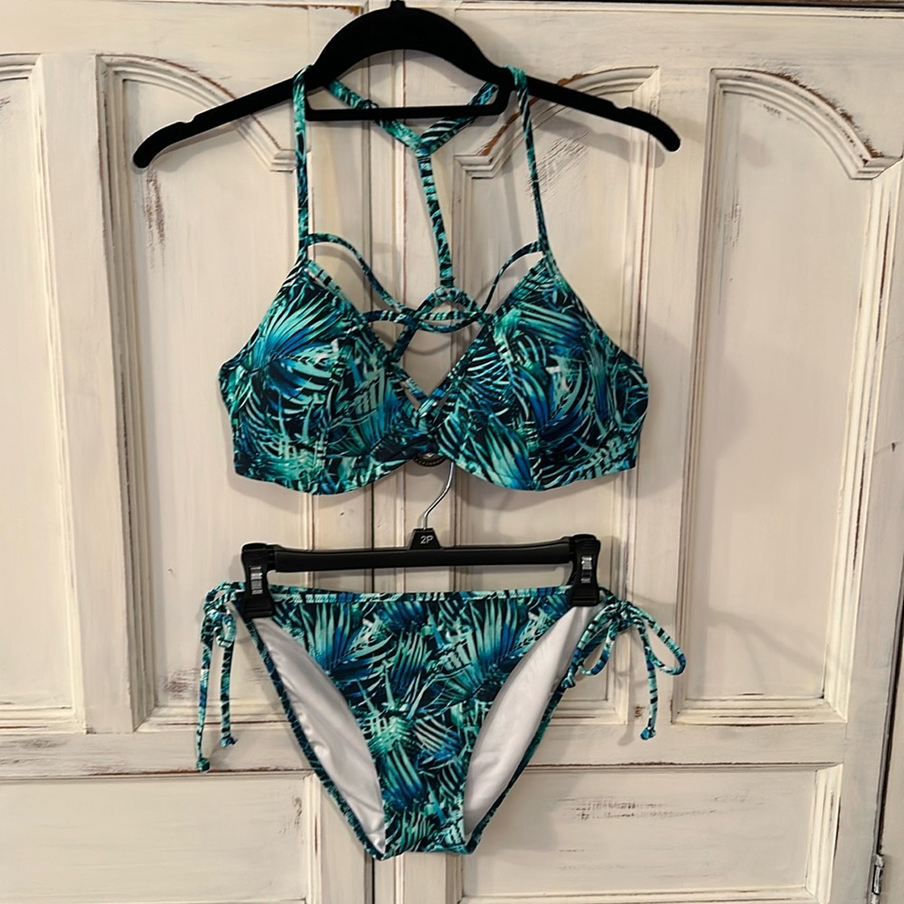 Pink Victoria’s Secret Palm Leaf Crisscross Strap Bikini Set Size Large
